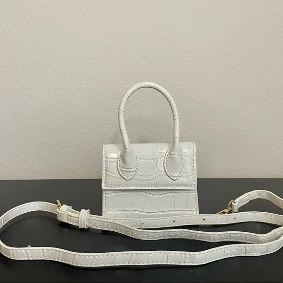 Purses - Picture 4 of 4